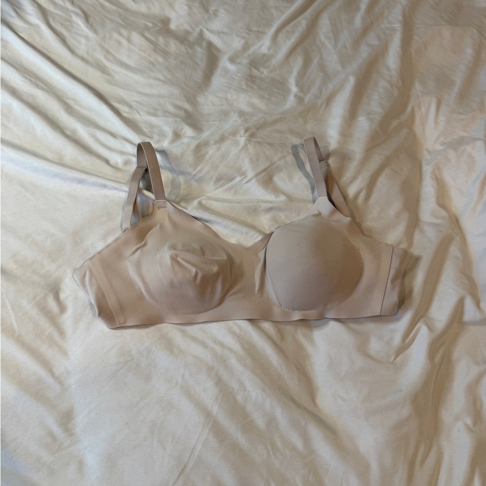 Aerie Real Free Wireless Lightly Lined Bra Size M Nude Beige Seamless